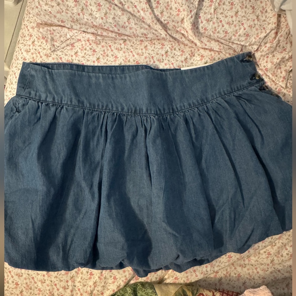 American Eagle bubble skirt. Brand new with tags.